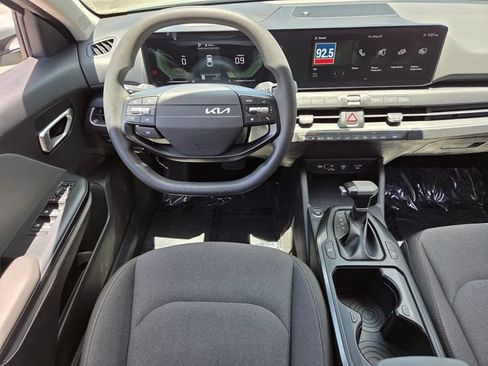 Used 2025 Kia K4 FWD image 12