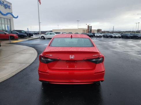 Used 2022 Honda Civic Sport image 3