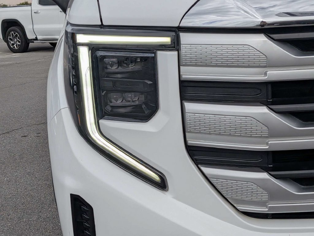 Used 2023 GMC Sierra 1500 SLE AWD/4WD image 10