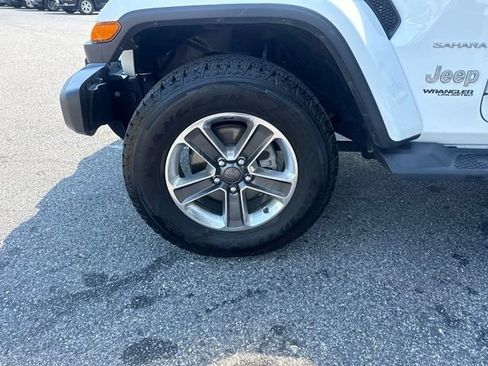 Used 2019 Jeep Wrangler Unlimited Sahara w/ LED Lighting Group AWD/4WD image 41