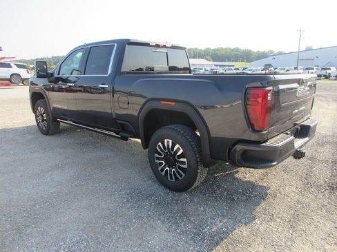 New 2026 GMC Sierra 2500 Denali Ultimate AWD/4WD image 9