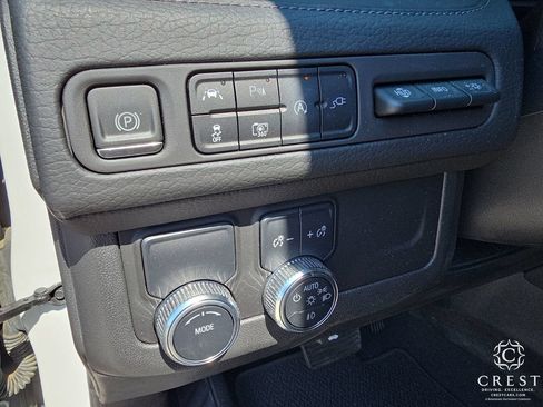 Used 2022 GMC Yukon Denali RWD image 12