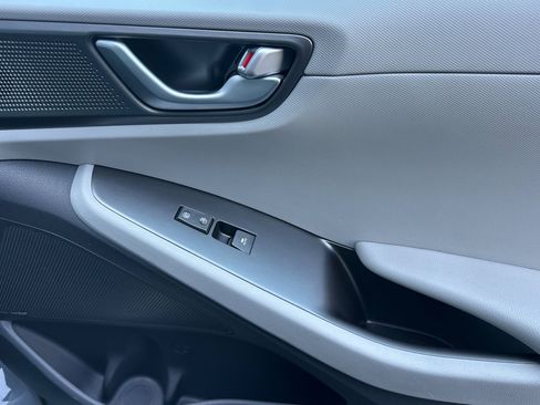 Used 2020 Hyundai Ioniq Limited image 22