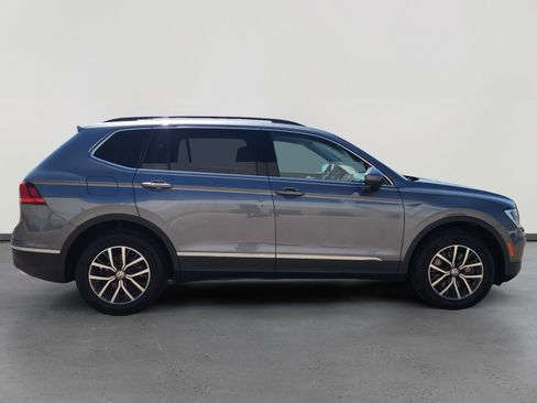 Used 2020 Volkswagen Tiguan SE image 6