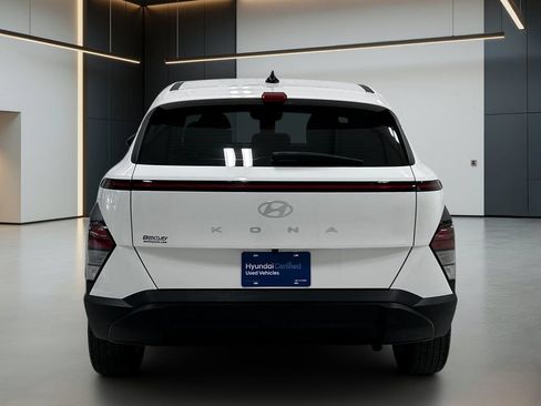 Certified 2025 Hyundai Kona SE FWD image 6