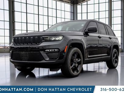 Used 2023 Jeep Grand Cherokee Limited w/ Black Appearance Package
