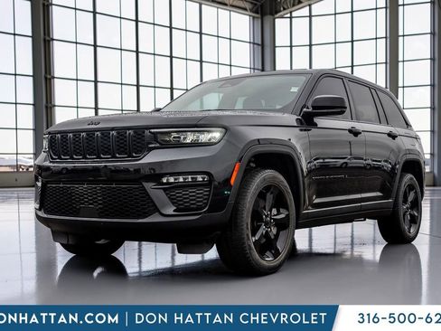 Used 2023 Jeep Grand Cherokee Limited w/ Black Appearance Package AWD/4WD image 1