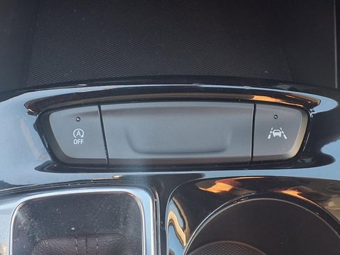 Used 2025 Chevrolet Trax LT image 11