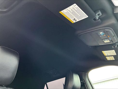 Used 2020 Ford Explorer XLT w/ Equipment Group 202A image 13