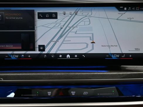 Used 2023 BMW 760i xDrive w/ Luxury Rear Seating Package AWD/4WD image 14