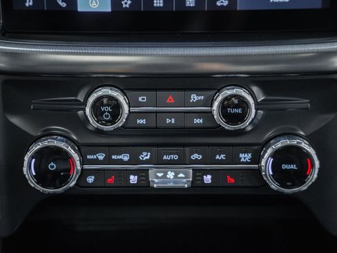 Certified 2025 Ford F150 Lariat w/ Equipment Group 502A High image 29