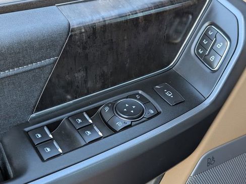 Used 2025 Ford F250 Lariat w/ Chrome Package image 21