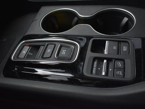 Used 2025 Honda Pilot Elite image 31