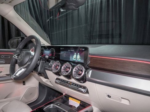 New 2026 Mercedes-Benz GLB 250 image 14