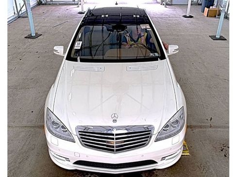Used 2010 Mercedes-Benz S 550 4MATIC image 2