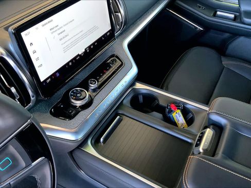 Used 2025 Ford Expedition Tremor image 17