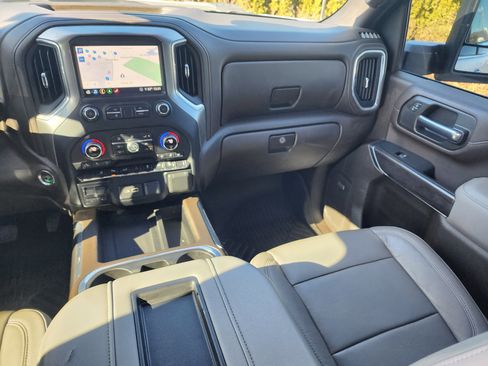 Used 2020 Chevrolet Silverado 3500 LTZ w/ LTZ Premium Package image 21