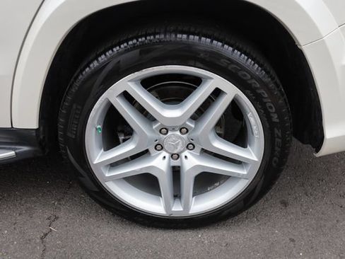 Used 2013 Mercedes-Benz GL 550 4MATIC image 25