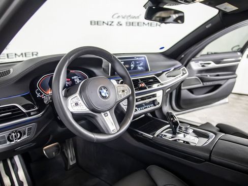 Used 2020 BMW 740i w/ M Sport Package RWD image 26