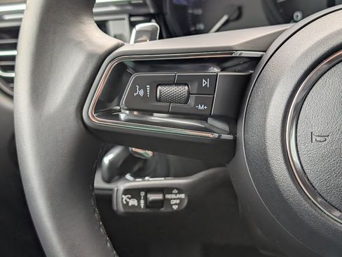 Certified 2025 Porsche Macan image 22