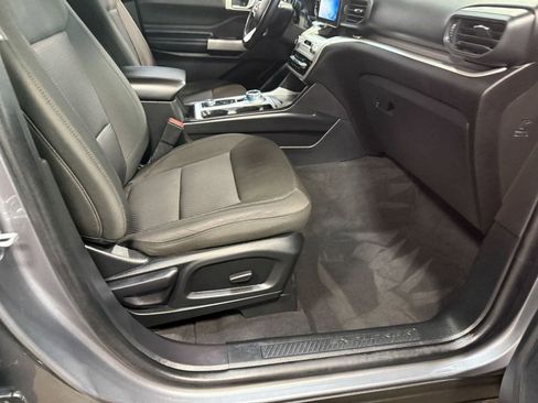 Used 2022 Ford Explorer XLT image 62