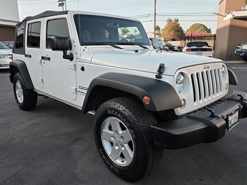Used 2018 Jeep Wrangler Unlimited Sport S AWD/4WD image 2