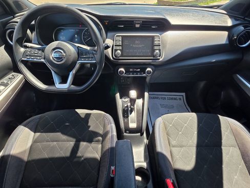 Used 2019 Nissan Kicks SV FWD image 10