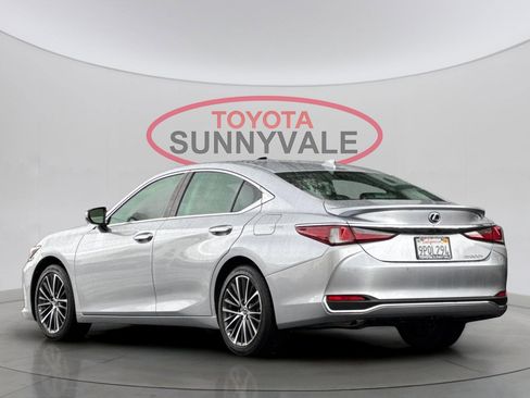Used 2025 Lexus ES 300h w/ Premium Package image 7