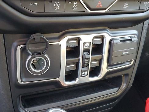Used 2022 Jeep Wrangler Unlimited Sport AWD/4WD image 24