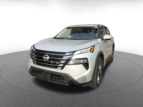 Used 2025 Nissan Rogue SV image 7