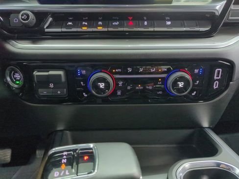 Used 2025 Chevrolet Silverado 1500 High Country w/ High Country Premium Package AWD/4WD image 16