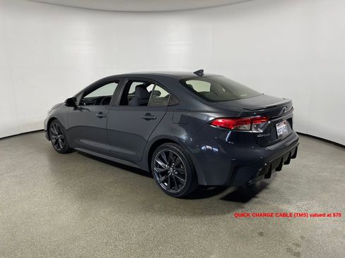 Used 2023 Toyota Corolla SE w/ SE Premium Package image 5