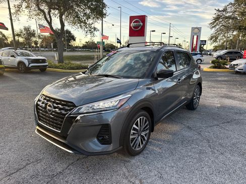 Certified 2024 Nissan Kicks SR w/ SR Premium Package image 2