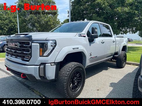 Used 2024 GMC Sierra 2500 AT4 w/ AT4 Premium Plus Package AWD/4WD image 3