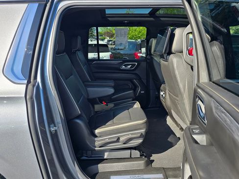 Used 2021 GMC Yukon XL SLT w/ SLT Premium Package AWD/4WD image 37