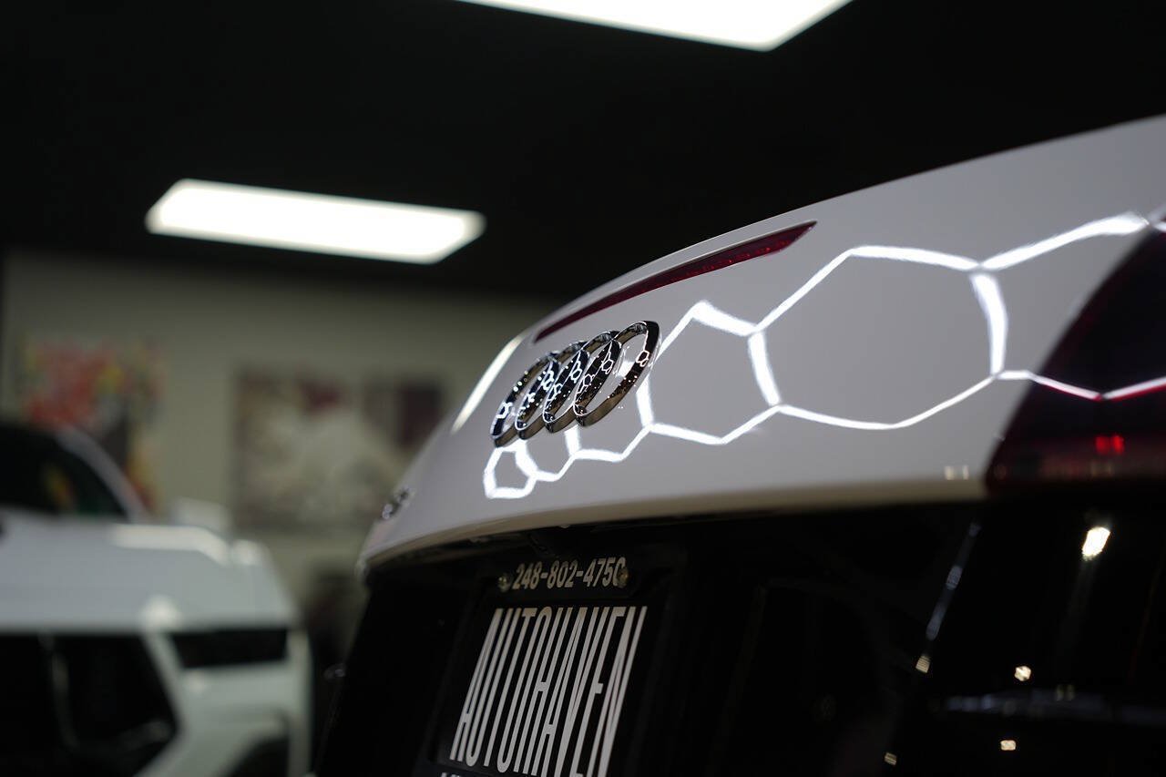 Used 2011 Audi R8 V10 AWD/4WD image 7