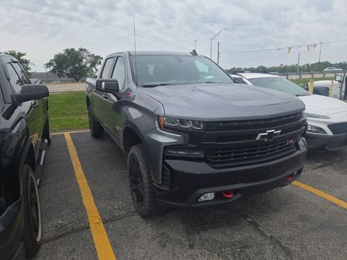 Used 2021 Chevrolet Silverado 1500 LT Trail Boss w/ Convenience Package II AWD/4WD image 2