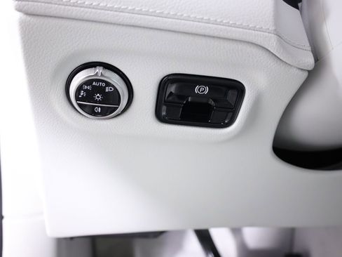 Used 2026 Mercedes-Benz EQE 320 4MATIC SUV image 13