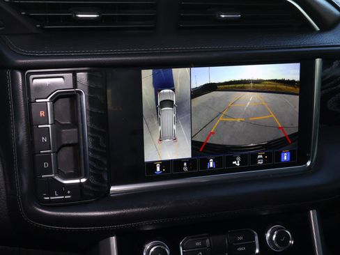 Used 2023 GMC Yukon XL Denali image 32