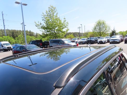 Used 2017 Jeep Compass Trailhawk w/ Navigation Group image 9