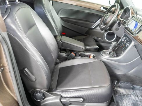 Used 2013 Volkswagen Beetle TDI FWD image 8