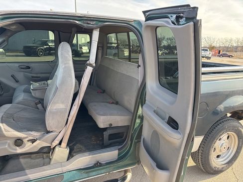 Used 1999 Ford F150 XLT image 10