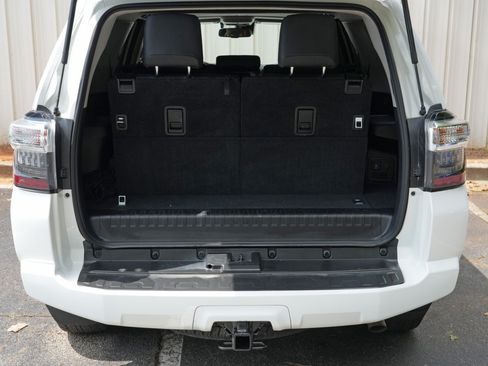 Used 2021 Toyota 4Runner SR5 Premium w/ Moonroof Package AWD/4WD image 9