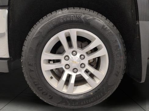 Used 2018 Chevrolet Silverado 1500 LT w/ All Star Edition AWD/4WD image 3