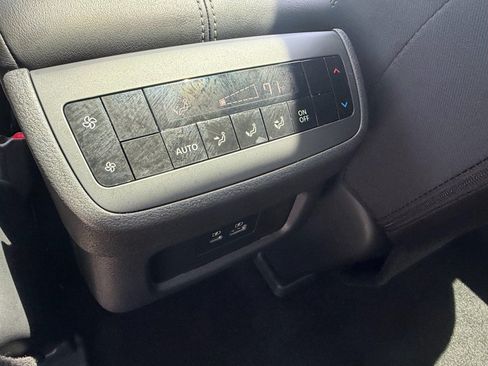 Certified 2025 Nissan Pathfinder SV w/ SV Premium Package FWD image 14
