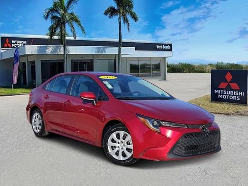 Used 2022 Toyota Corolla LE image 1