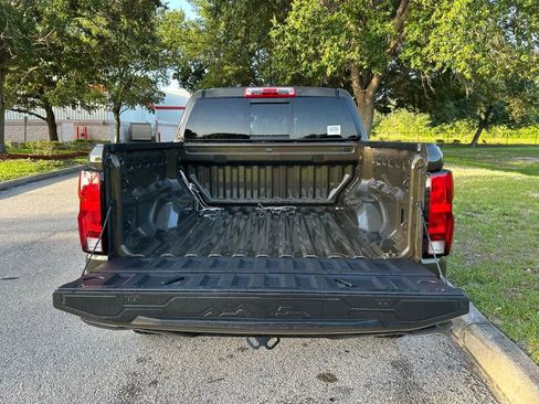 Used 2024 Chevrolet Colorado W/T w/ WT Convenience Package II RWD image 11
