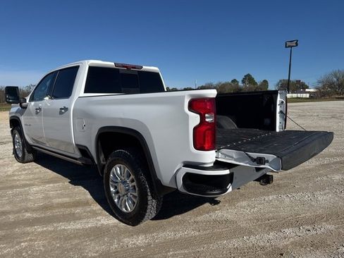 Used 2023 Chevrolet Silverado 2500 High Country image 4