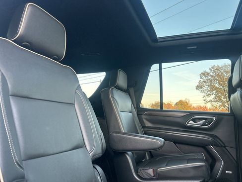 Used 2021 Chevrolet Tahoe Premier w/ Premium Package image 13