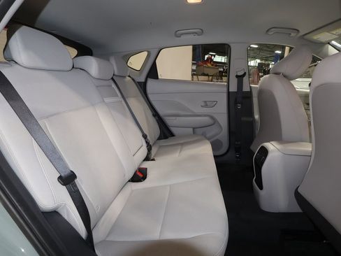 Used 2025 Hyundai Kona SEL image 25